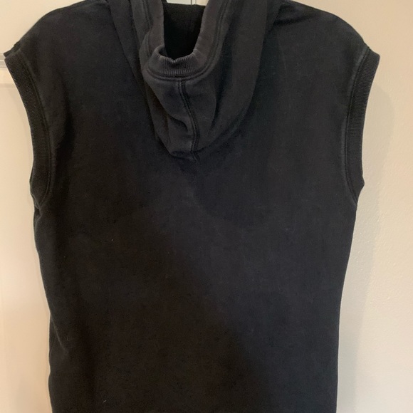 Top - Picture 5 of 6